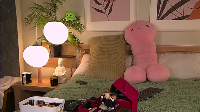 AshleyDouglas online show from 01/18/25, 04:37