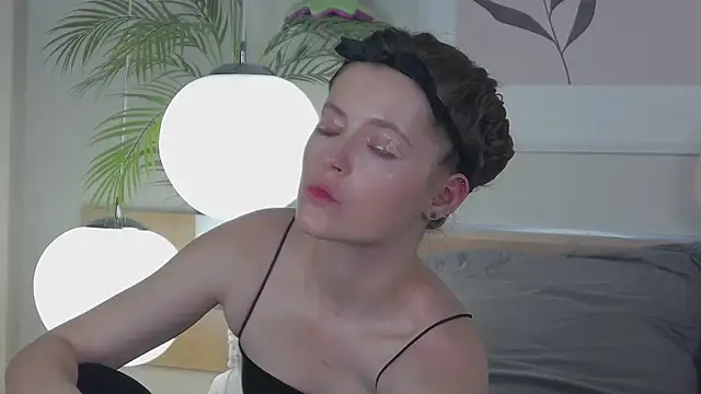 AshleyDouglas online show from 03/15/25, 04:24