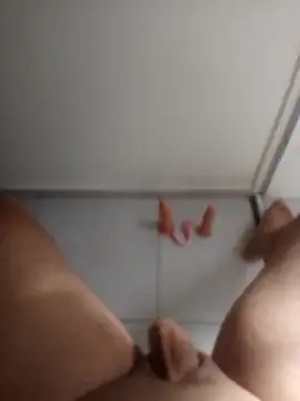 jhondivulga18 online show from 04/15/26, 03:52