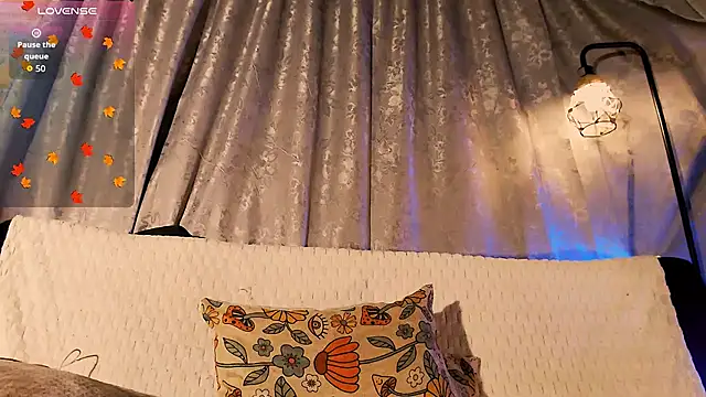 Snapshot of Mathew_stardust chatting on 10/25/25, 12:29 Mathew stardust online show from 10/25/25, 12:29