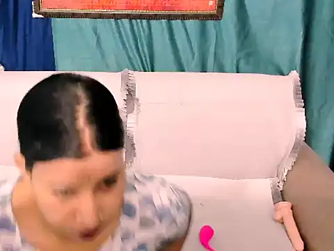 kendracox21 online show from 04/16/26, 04:13