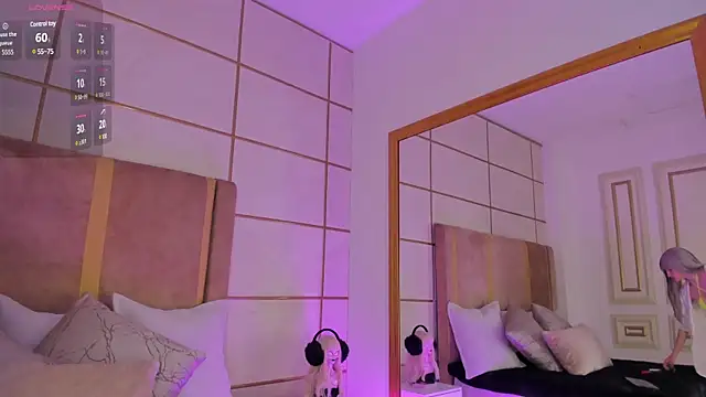 Snapshot of Kittenmeuw chatting on 02/04/25, 04:15 Kittenmeuw online show from 02/04/25, 04:15