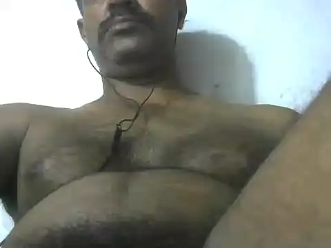 Snapshot of dickrus0077 chatting on 10/26/25, 03:29 dickrus0077 online show from 10/26/25, 03:29