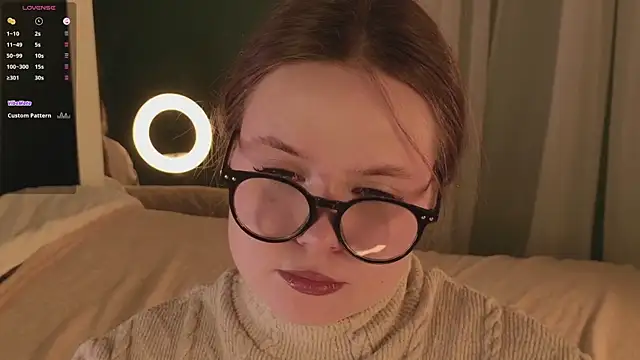 Snapshot of SunnyRisha chatting on 11/21/25, 05:17 SunnyRisha online show from 11/21/25, 05:17