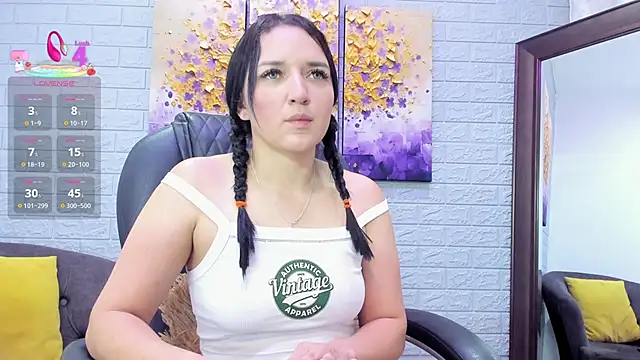 Snapshot of _EmilyJireh_ chatting on 09/20/25, 03:57  EmilyJireh  online show from 09/20/25, 03:57