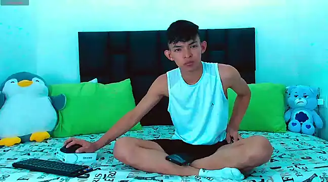 Snapshot of Tonny_twink_ chatting on 02/06/25, 04:53 Tonny twink  online show from 02/06/25, 04:53