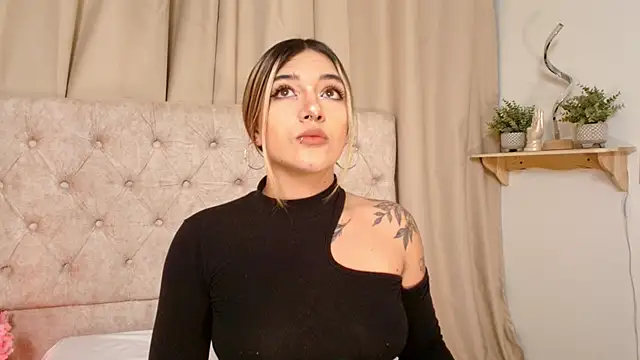 Snapshot of ashleyvalirya chatting on 03/07/25, 03:51 ashleyvalirya online show from 03/07/25, 03:51