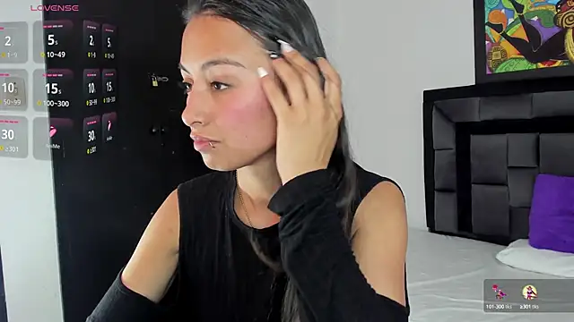 Snapshot of tatiana_valencia chatting on 02/13/25, 06:27 tatiana valencia online show from 02/13/25, 06:27