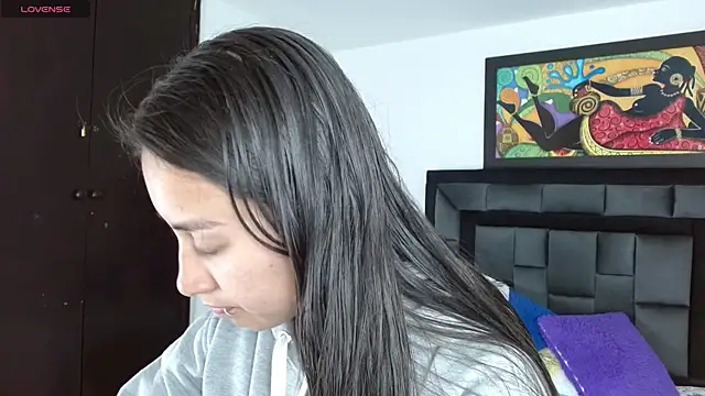 Snapshot of tatiana_valencia chatting on 02/18/25, 12:39 tatiana valencia online show from 02/18/25, 12:39