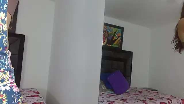 Snapshot of tatiana_valencia chatting on 02/19/25, 06:43 tatiana valencia online show from 02/19/25, 06:43