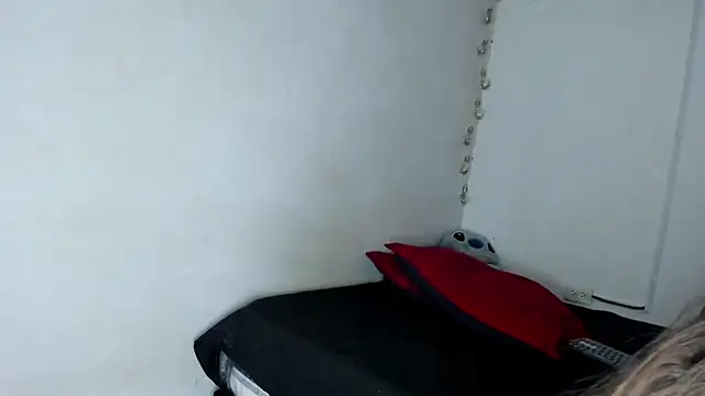 Snapshot of Iam_Sammy_ chatting on 10/21/25, 02:12 Iam Sammy online show from 10/21/25, 02:12