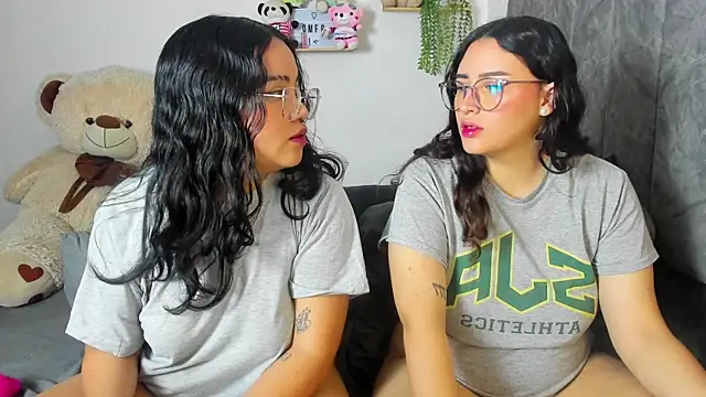 maddie-and-chelsea- online show from 10/26/25, 10:21