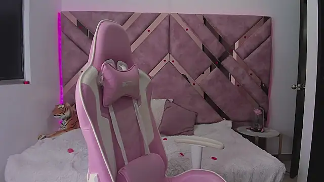 saori 9b online show from 02/18/26, 04:19