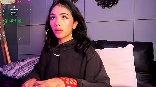 Snapshot of Giovanna_oliveira chatting on 12/28/24, 08:48 Giovanna oliveira online show from 12/28/24, 08:48