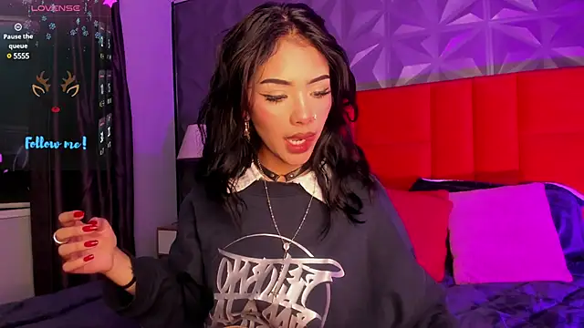 Snapshot of Giovanna_oliveira chatting on 01/04/25, 09:32 Giovanna oliveira online show from 01/04/25, 09:32