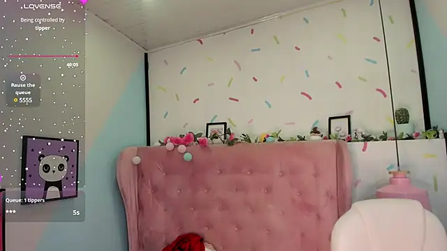 Snapshot of Giovanna_oliveira chatting on 02/05/25, 10:41 Giovanna oliveira online show from 02/05/25, 10:41