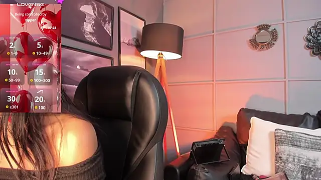 Snapshot of Giovanna_oliveira chatting on 02/12/25, 12:37 Giovanna oliveira online show from 02/12/25, 12:37