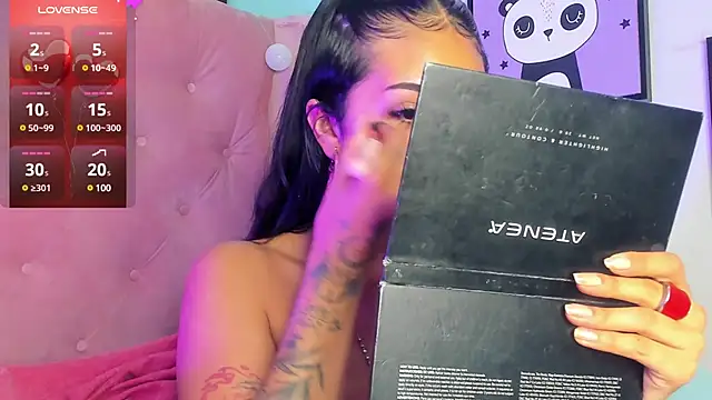 Snapshot of Giovanna_oliveira chatting on 02/23/25, 05:56 Giovanna oliveira online show from 02/23/25, 05:56