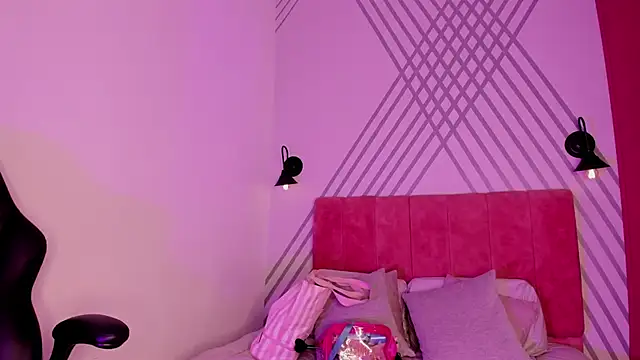 Snapshot of Giovanna_oliveira chatting on 11/03/25, 11:22 Giovanna oliveira online show from 11/03/25, 11:22