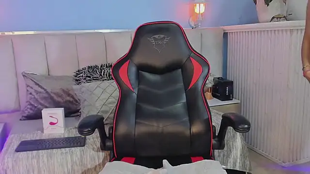 lyzzi smith01 online show from 01/30/25, 08:10