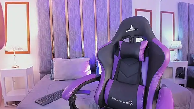 lyzzi smith01 online show from 03/04/25, 02:17