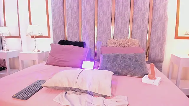 lyzzi smith01 online show from 03/05/25, 11:16