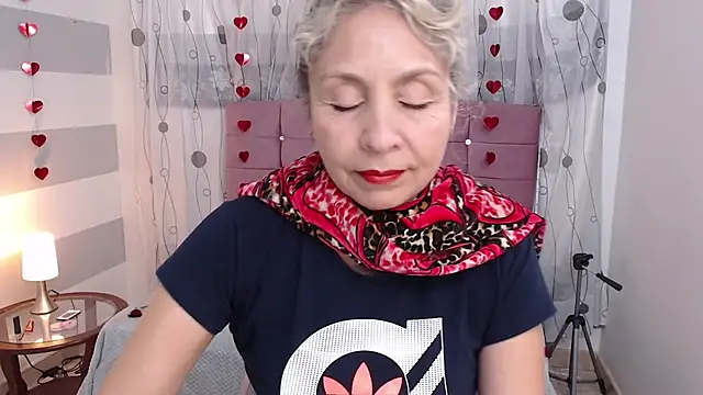 Snapshot of Afrodita_sg chatting on 02/17/25, 08:15 Afrodita sg online show from 02/17/25, 08:15