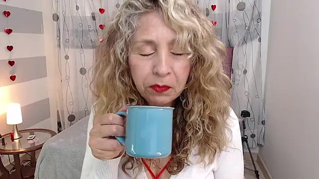 Snapshot of Afrodita_sg chatting on 03/03/25, 06:33 Afrodita sg online show from 03/03/25, 06:33