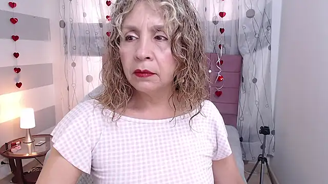 Snapshot of Afrodita_sg chatting on 03/17/25, 04:01 Afrodita sg online show from 03/17/25, 04:01