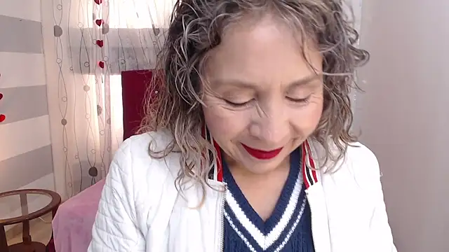 Snapshot of Afrodita_sg chatting on 09/26/25, 01:37 Afrodita sg online show from 09/26/25, 01:37