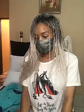 niccki3 online show from 12/28/24, 06:17