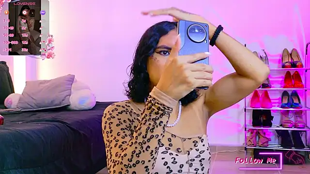 Snapshot of CampbelGinger chatting on 10/30/25, 02:13 CampbelGinger online show from 10/30/25, 02:13