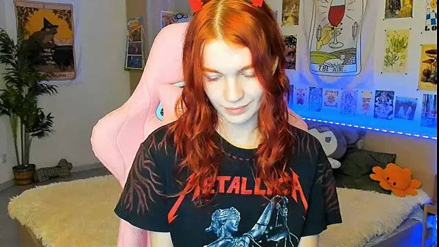 Snapshot of Sunny_Elly chatting on 12/13/24, 05:49 Sunny Elly online show from 12/13/24, 05:49