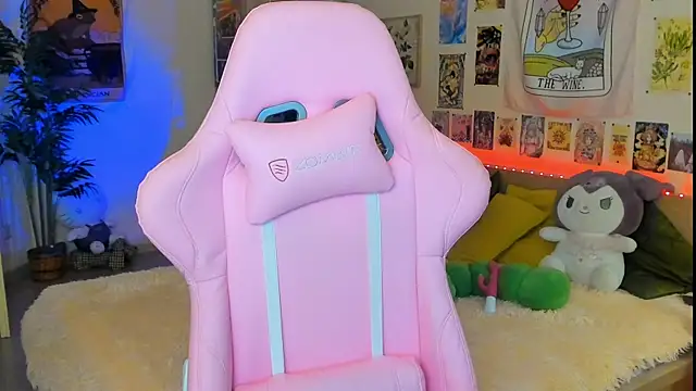 Snapshot of Sunny_Elly chatting on 01/27/25, 09:23 Sunny Elly online show from 01/27/25, 09:23