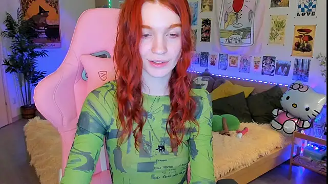 Snapshot of Sunny_Elly chatting on 02/14/25, 10:38 Sunny Elly online show from 02/14/25, 10:38