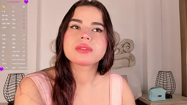 Snapshot of Victoria_vallejo_ chatting on 03/21/25, 11:33 Victoria vallejo  online show from 03/21/25, 11:33