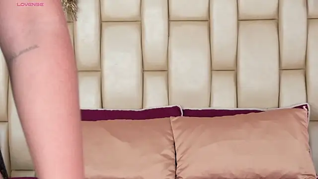 Alexa Miss online show from 11/16/25, 07:19