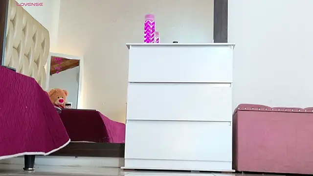 Snapshot of Alexa_Miss chatting on 01/12/26, 11:21 Alexa Miss online show from 01/12/26, 11:21