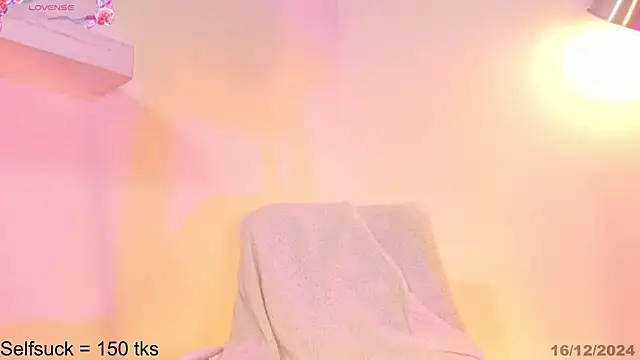 Samara Gray online show from 12/16/24, 03:54