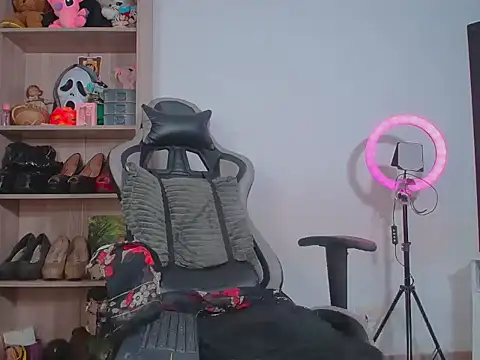 Danna Bella666 online show from 05/12/26, 07:44