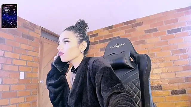 paulinabarnett- online show from 12/28/24, 08:58