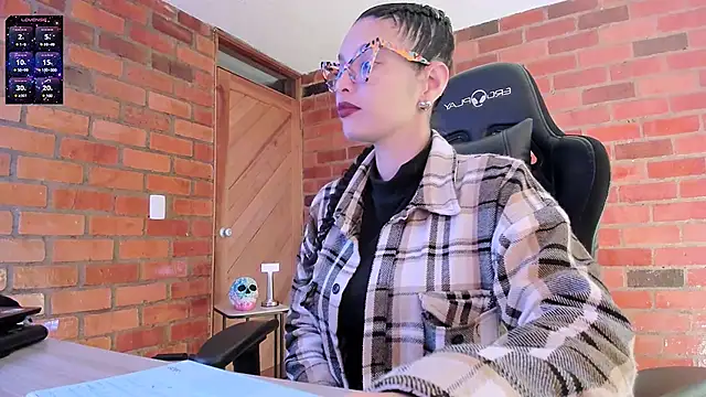 paulinabarnett- online show from 01/11/25, 12:55