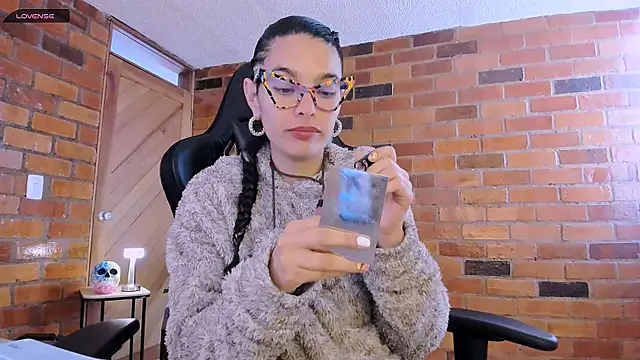 paulinabarnett- online show from 01/11/25, 02:04