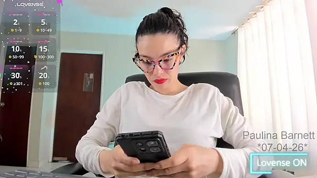 paulinabarnett- online show from 04/07/26, 03:01