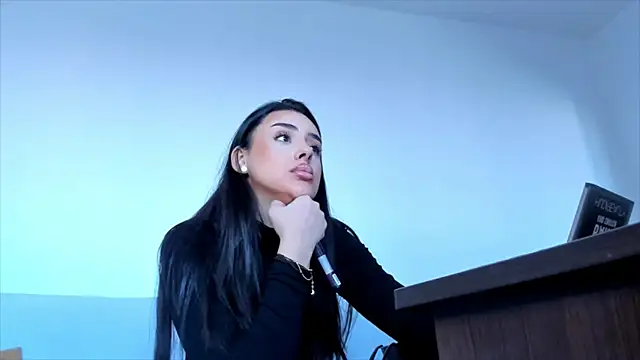 hornyemma   online show from 01/08/25, 09:00