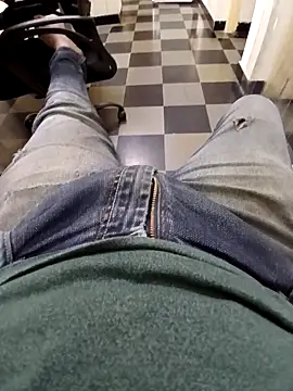 Snapshot of Long_Laster chatting on 02/24/25, 10:26 Long Laster online show from 02/24/25, 10:26