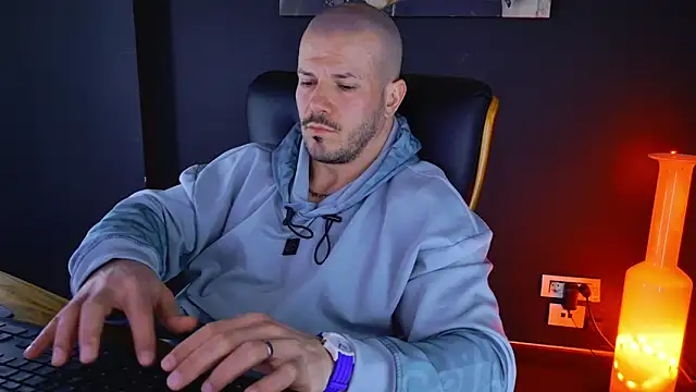 AngeloEric online show from 02/12/25, 09:20