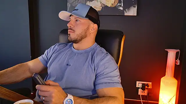 AngeloEric online show from 10/20/25, 08:26