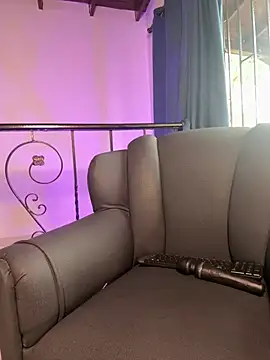 Snapshot of bella__honey chatting on 02/05/25, 07:42 bella honey online show from 02/05/25, 07:42