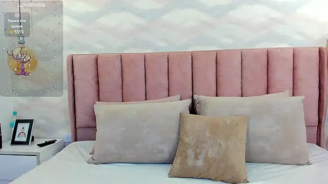 im gaby  online show from 12/23/24, 02:39